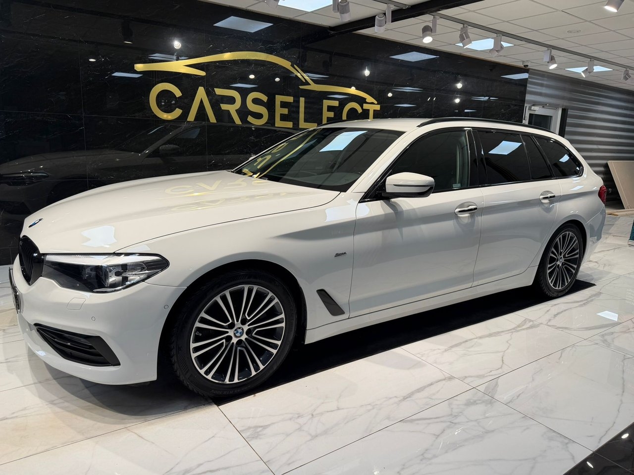 BMW 520 d Touring Steptronic Sport line 2018, bild 2/10