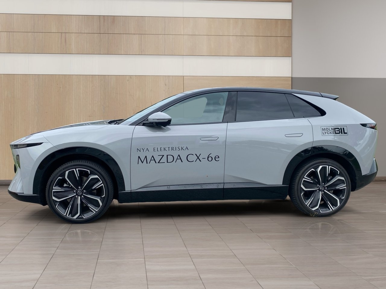 Mazda CX-6e 78 kWh Takumi 2026, photo 2/15