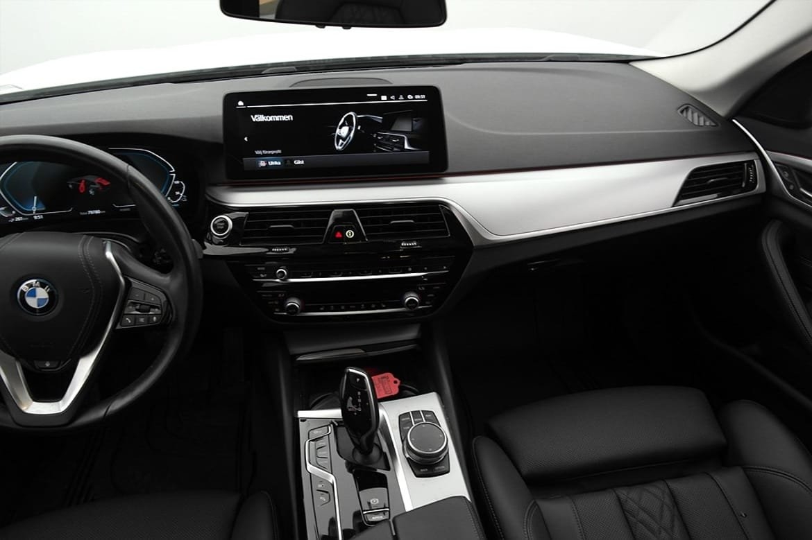 BMW 530 e xDrive Touring 292 hk 2022, bild 7/10