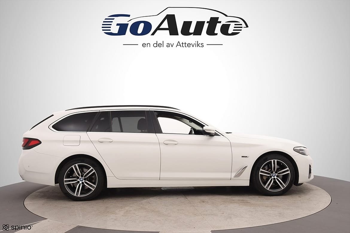 BMW 530 e xDrive Touring 292 hk 2022, bild 2/10