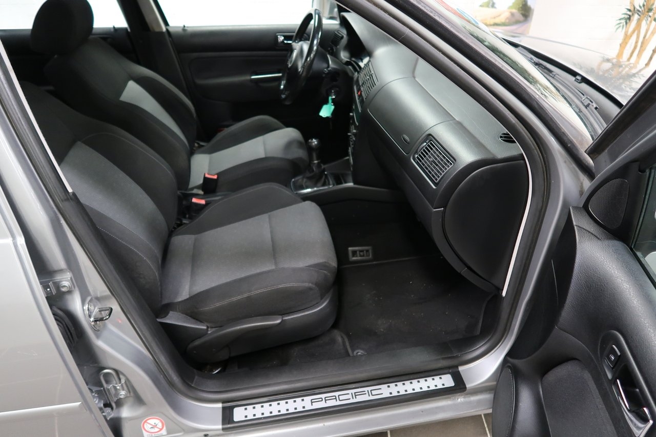 Volkswagen Golf 2004, bild 5/6