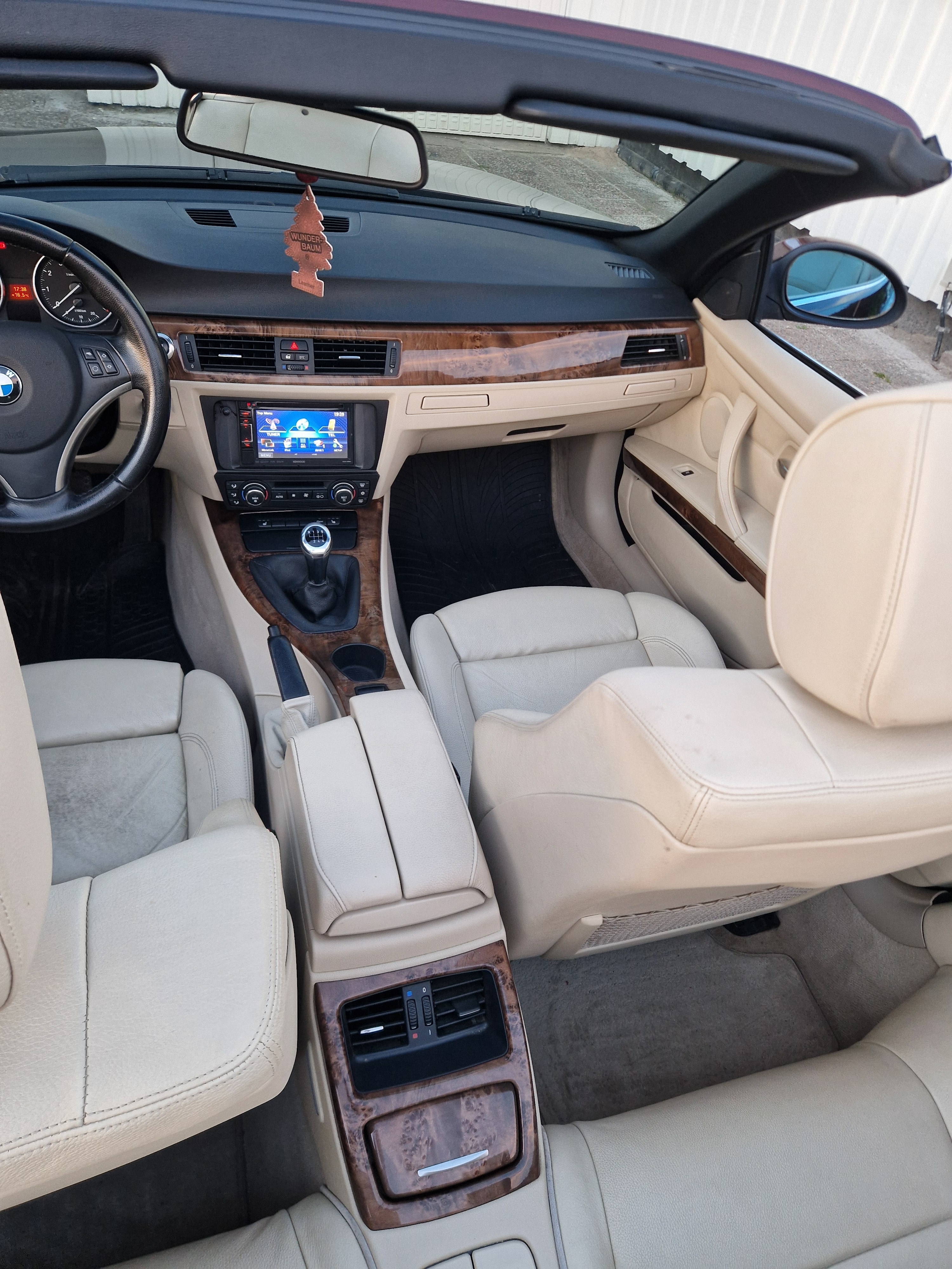 BMW 320 i Convertible 2007, photo 7/10