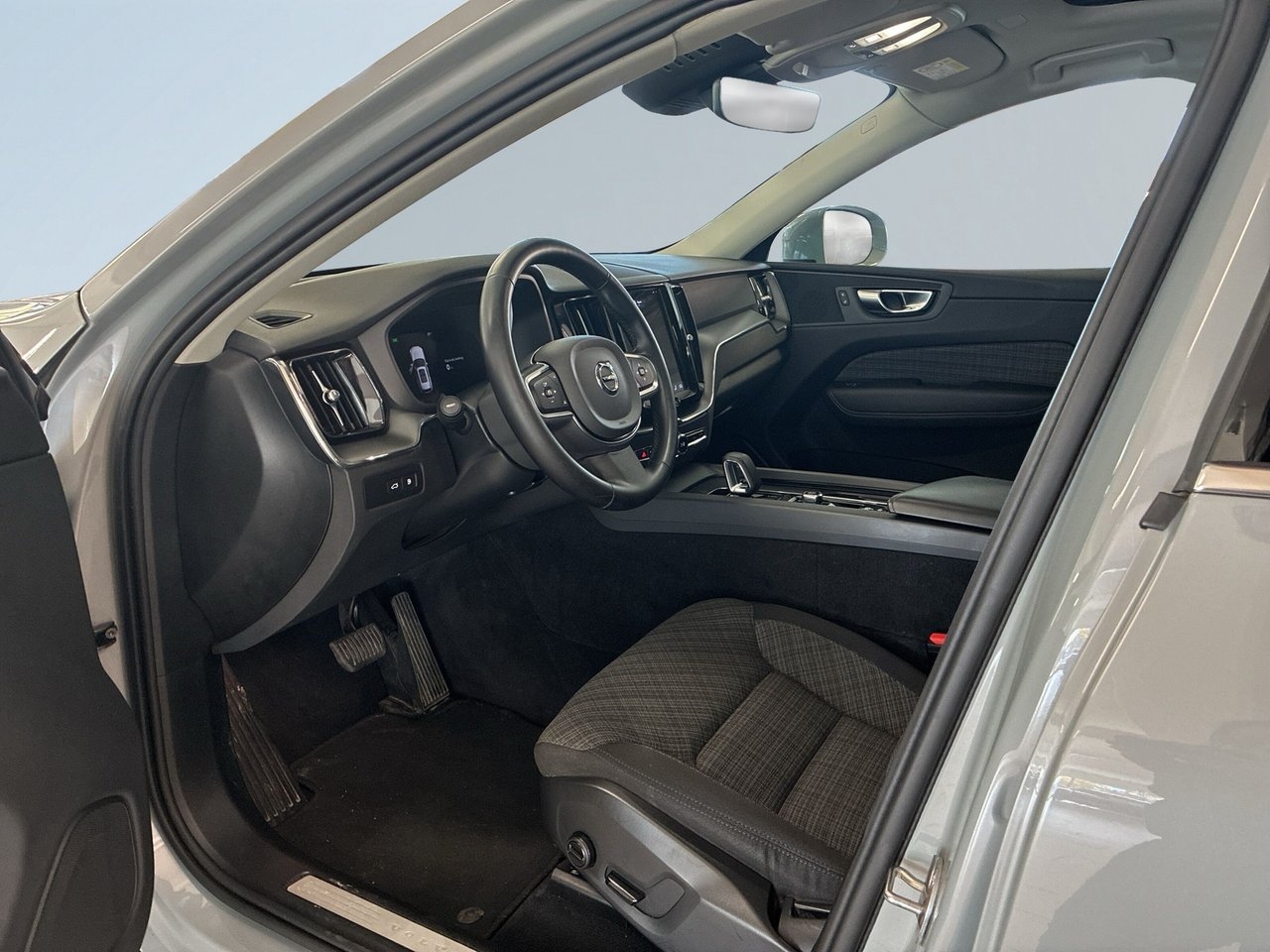 Volvo XC60 T6 Plug-In AWD MOMS 2025, bild 7/19