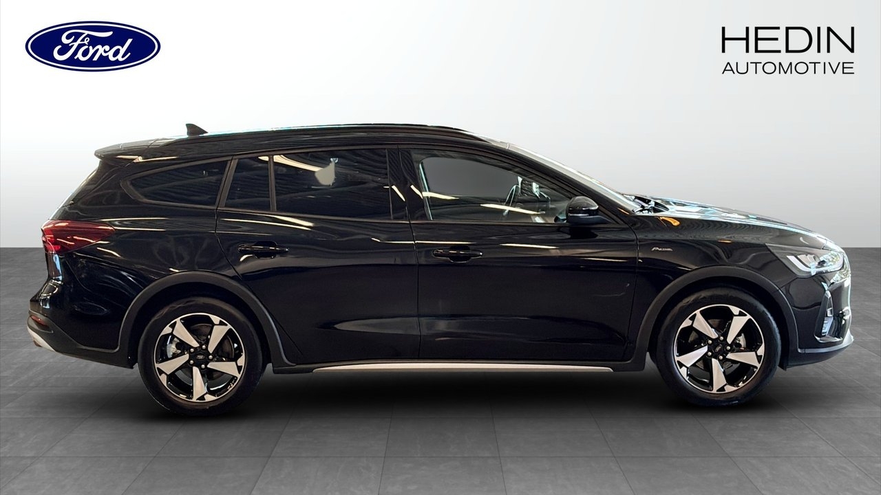 Ford Focus 2024, photo 6/11