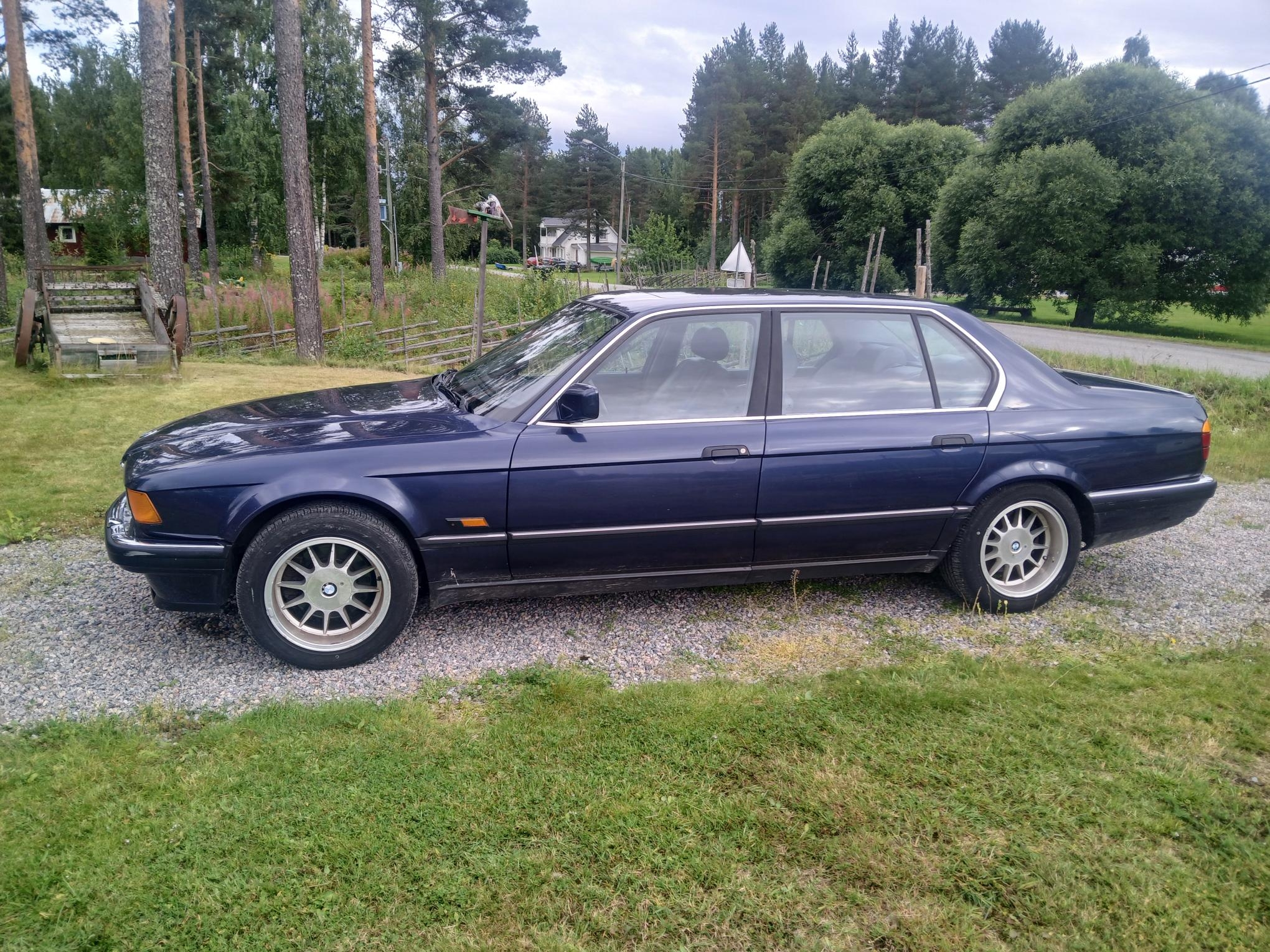 BMW 750