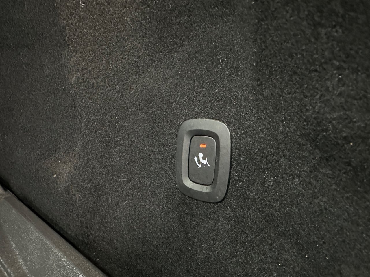 Volvo XC60 Recharge T6 AWD Core Edition 2024, kuva 7/10