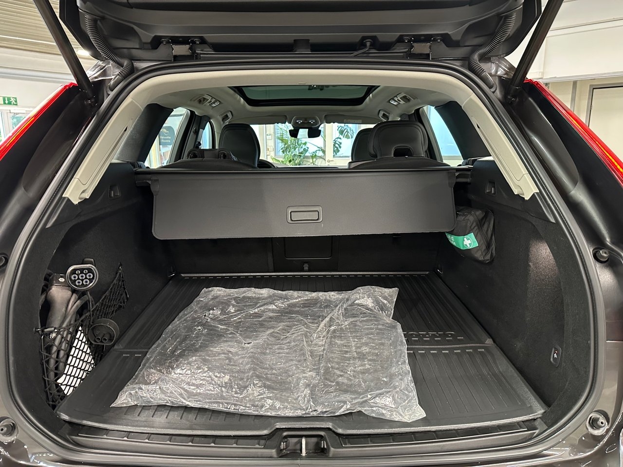 Volvo XC60 Recharge T6 AWD Core Edition 2024, kuva 5/10