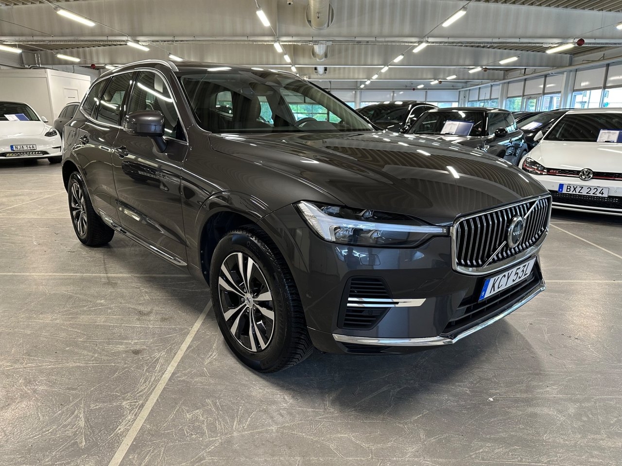 Volvo XC60 Recharge T6 AWD Core Edition 2024, kuva 2/10