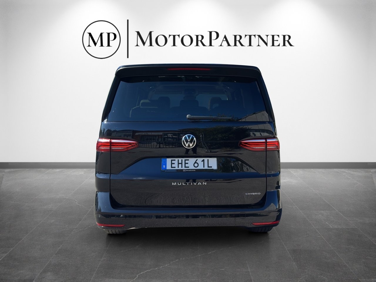 Volkswagen Multivan 2023, photo 6/10