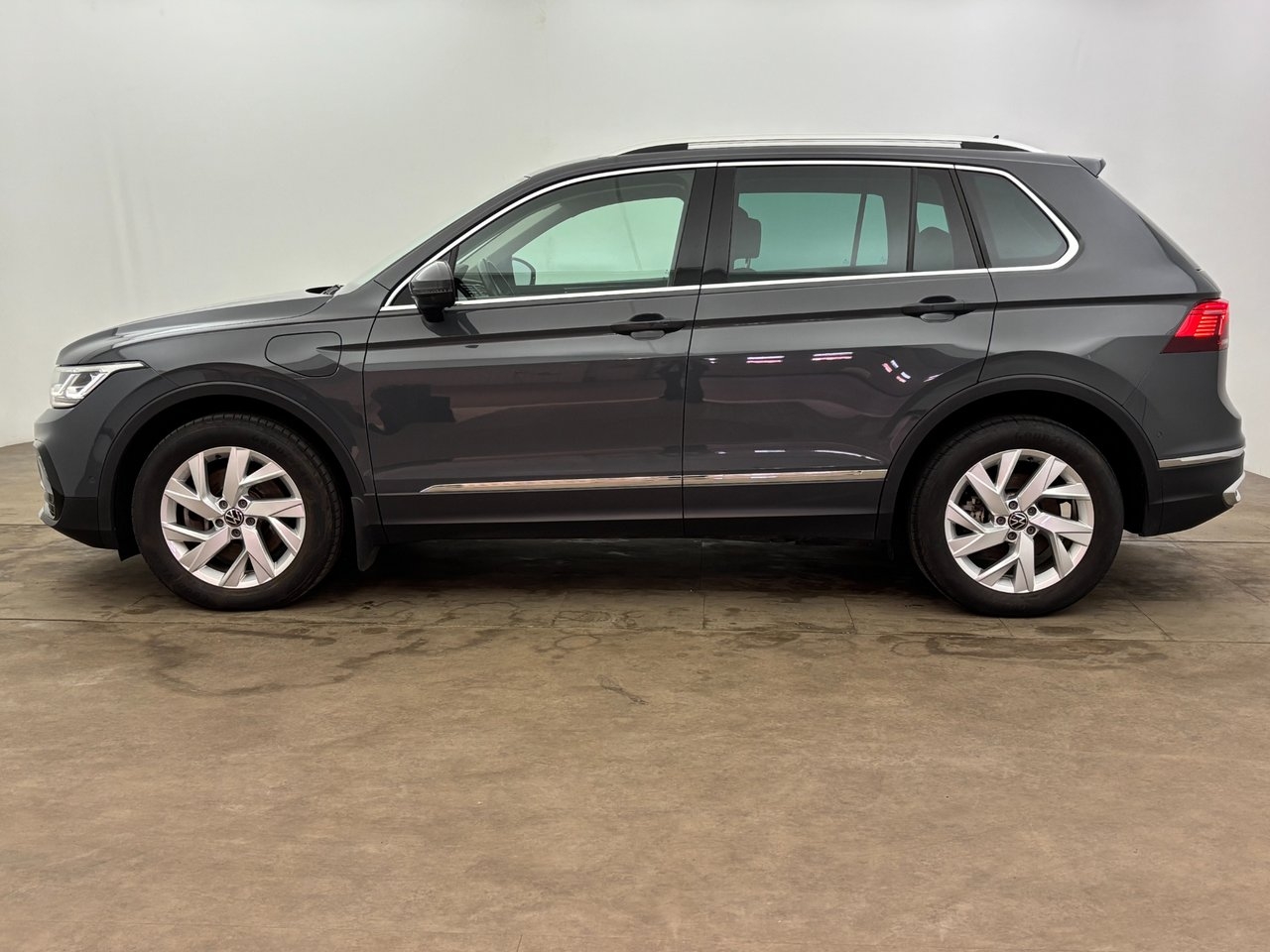 Volkswagen Tiguan 2021, kuva 3/10