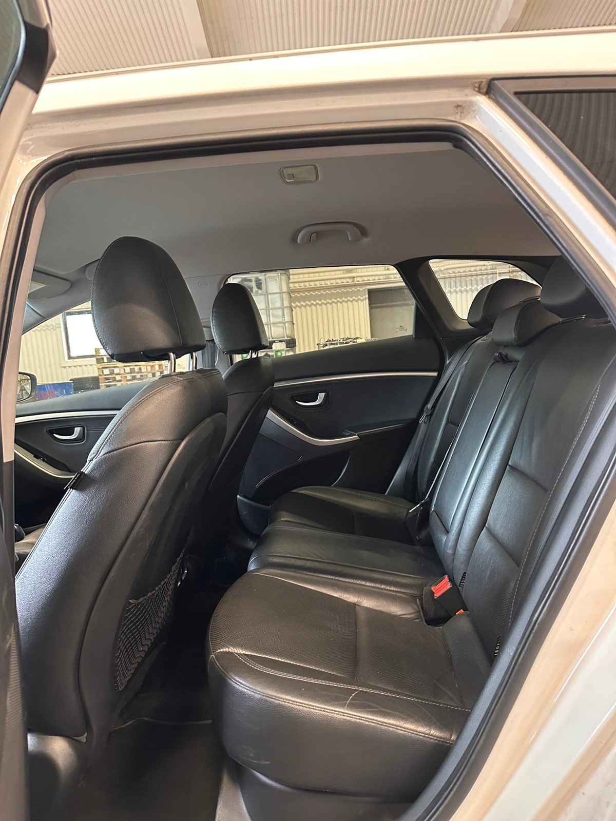 Hyundai i30 Kombi 1.6 CRDi Manuell 2014, bild 6/10