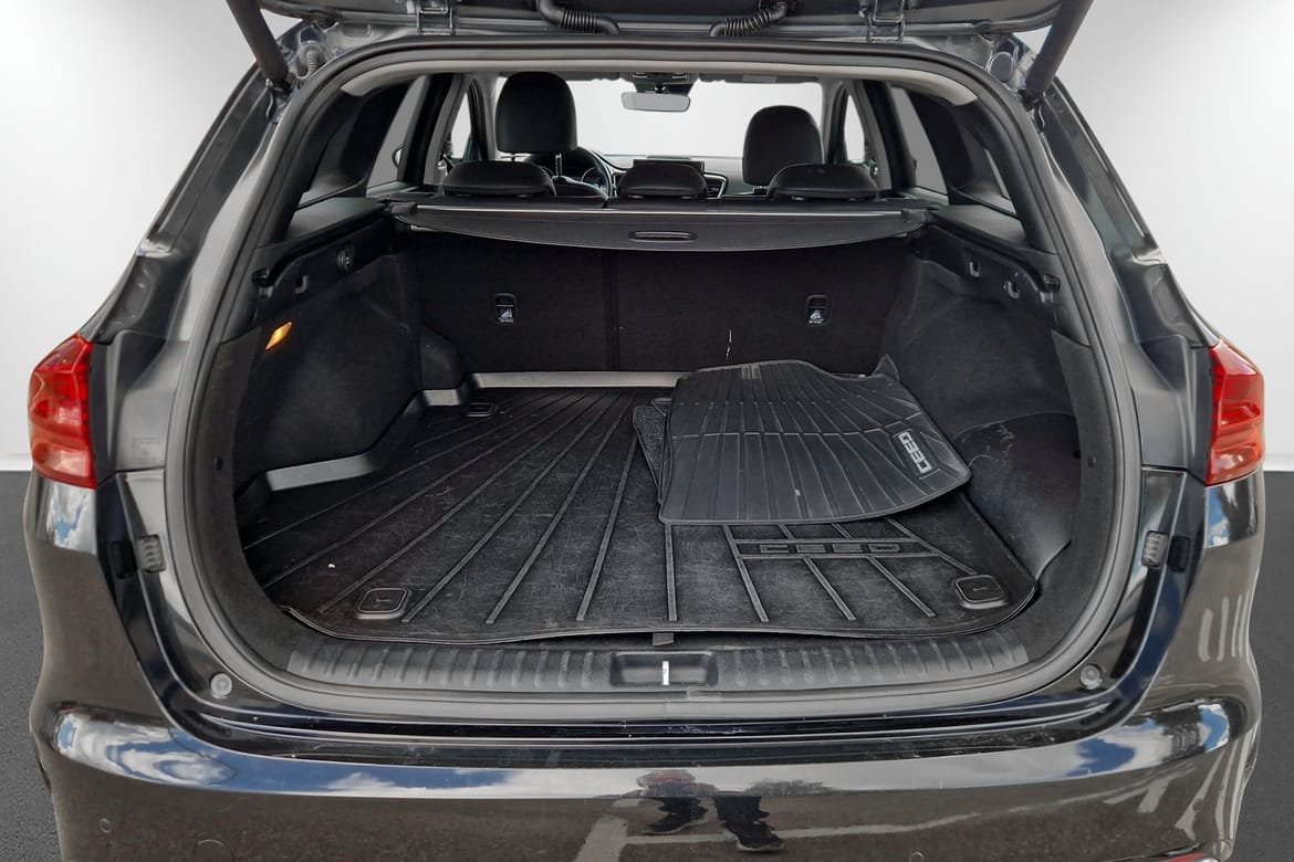 Kia Ceed Sportswagon Plug-in Hybrid 2023, photo 7/10