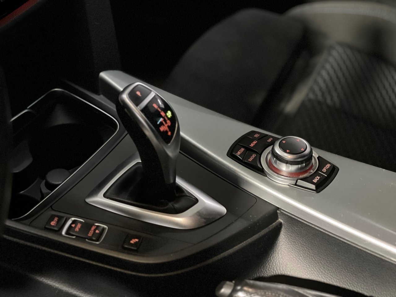 BMW 320 2016, bild 6/10