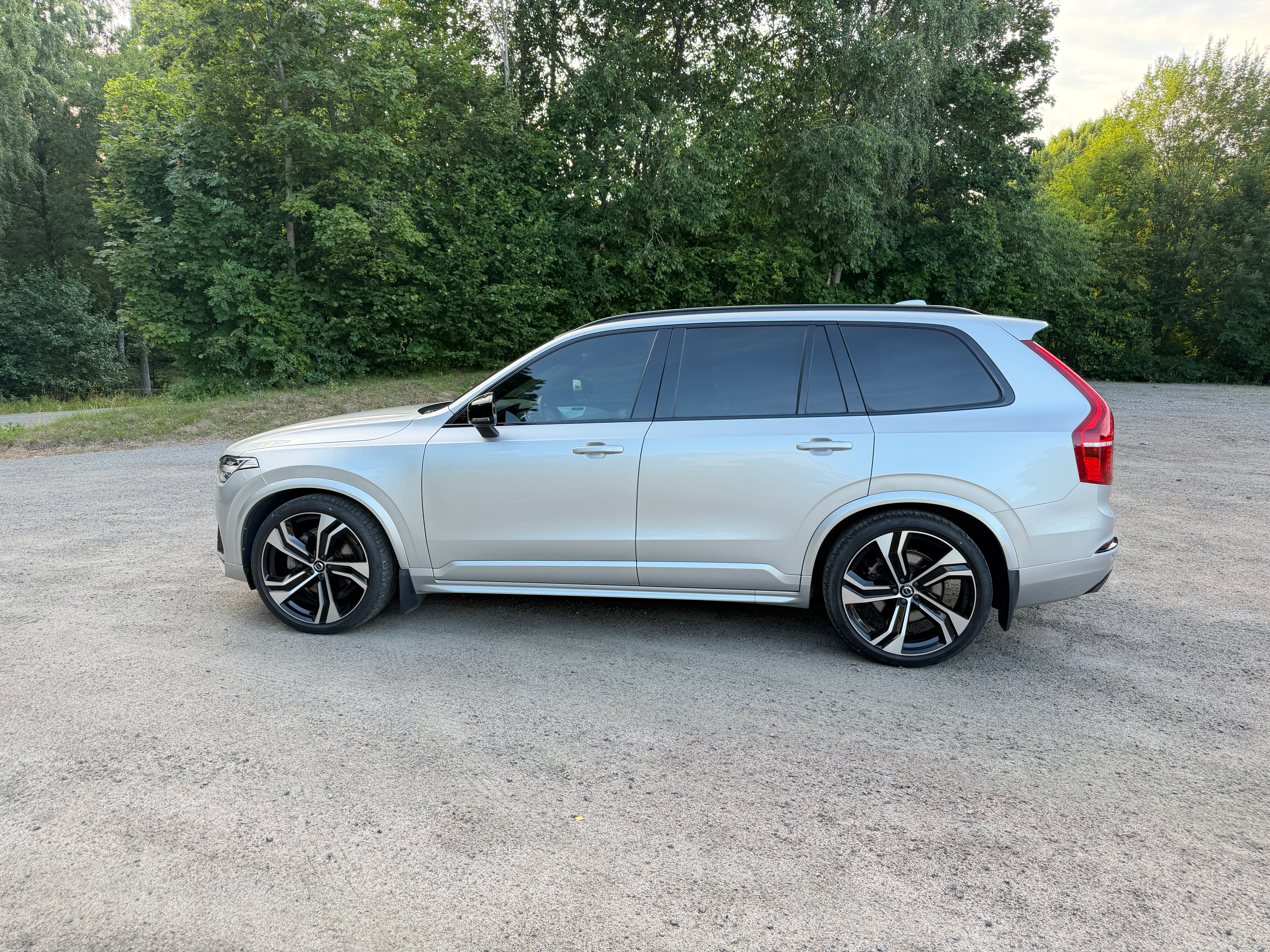 Volvo XC90 7-seater B5 AWD Geartronic 2022, bild 2/6