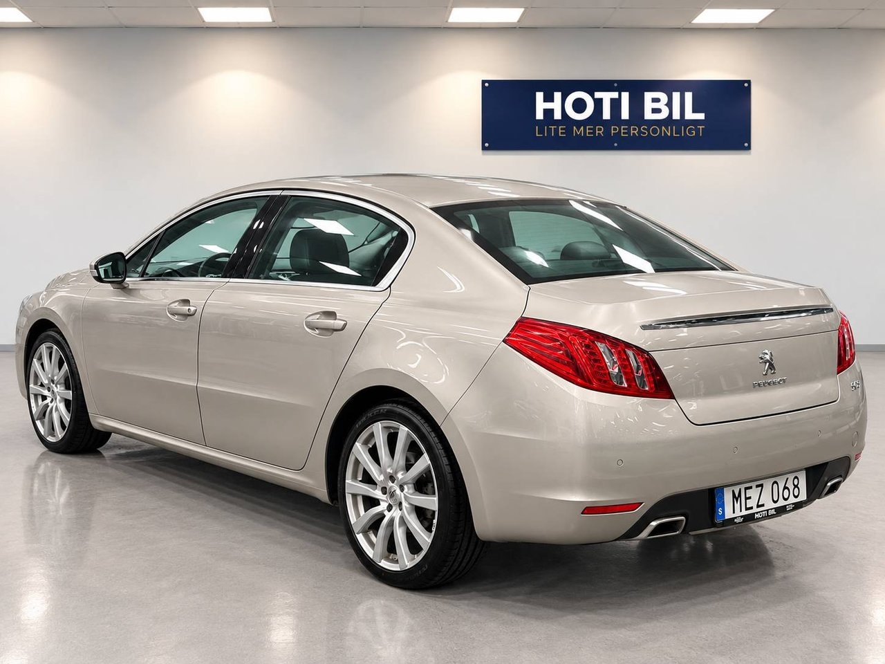 Peugeot 508 2.2 HDi 204 Hk 2011, bild 7/19