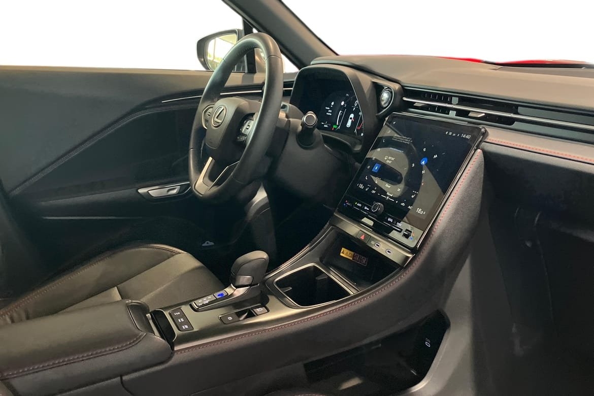 Lexus LBX Emotion Tech 136hk P-värm 2025, kuva 6/10