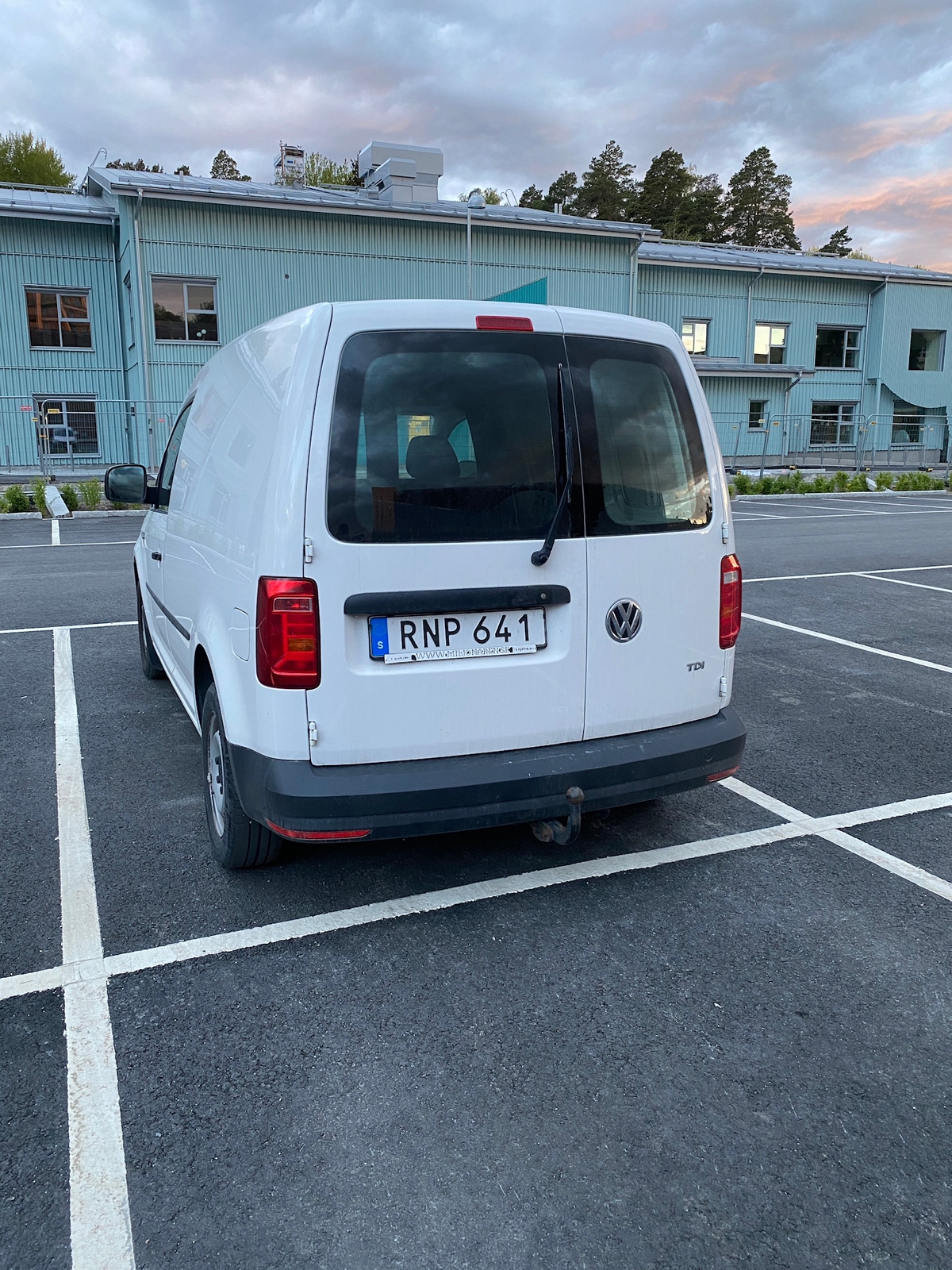 Volkswagen Caddy Van 2.0 TDI BMT Manuell 2018, bild 4/10