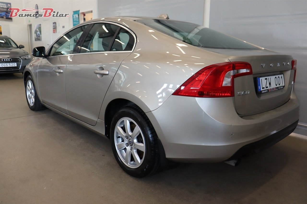 Volvo S60 T4 Manuell, 180hk Momentum 2012, photo 3/10