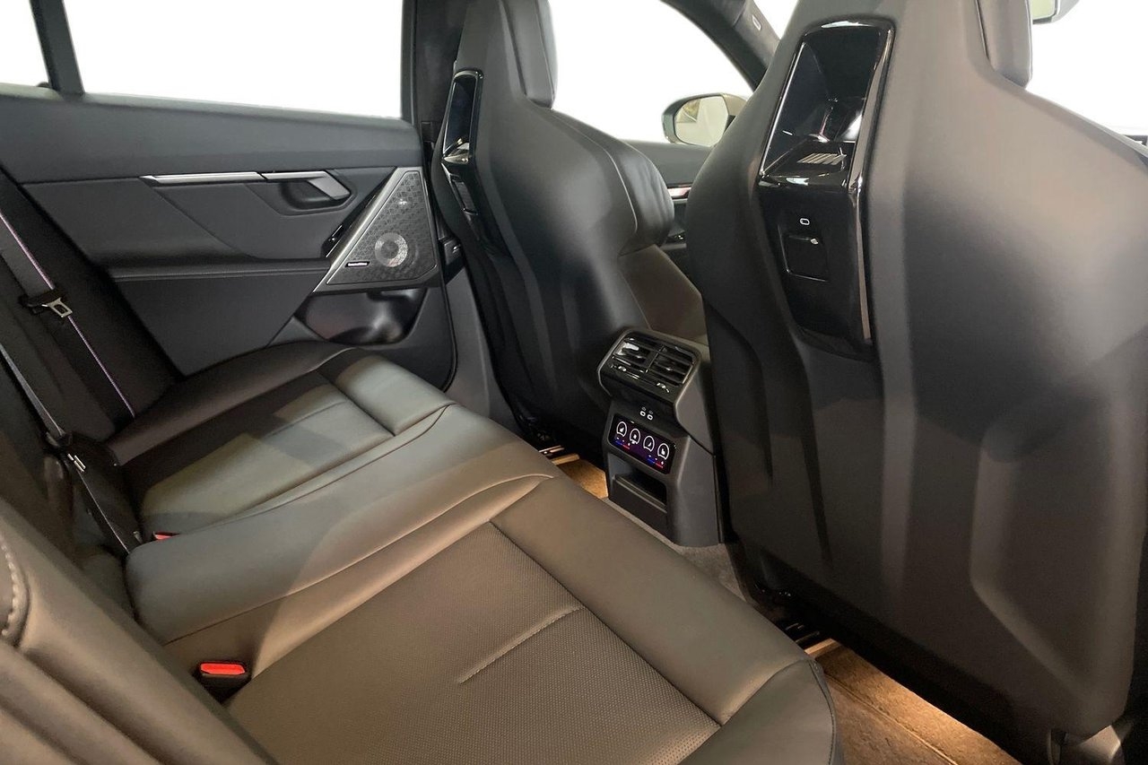 BMW 550 e Touring 2026, kuva 7/10