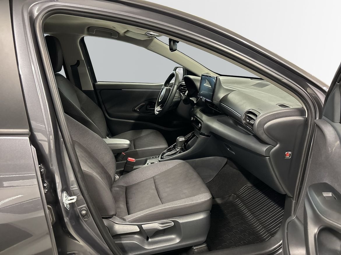 Toyota Yaris 2025, bild 6/16