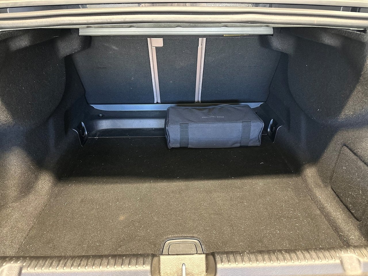 Mercedes-Benz EQE SUV 2023, photo 7/10