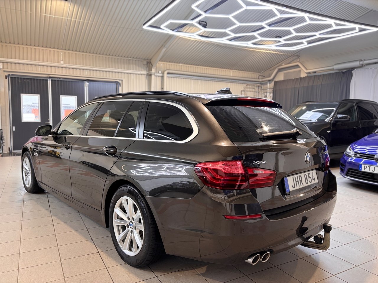 BMW 520 d xDrive Touring Steptronic 2015, kuva 7/10