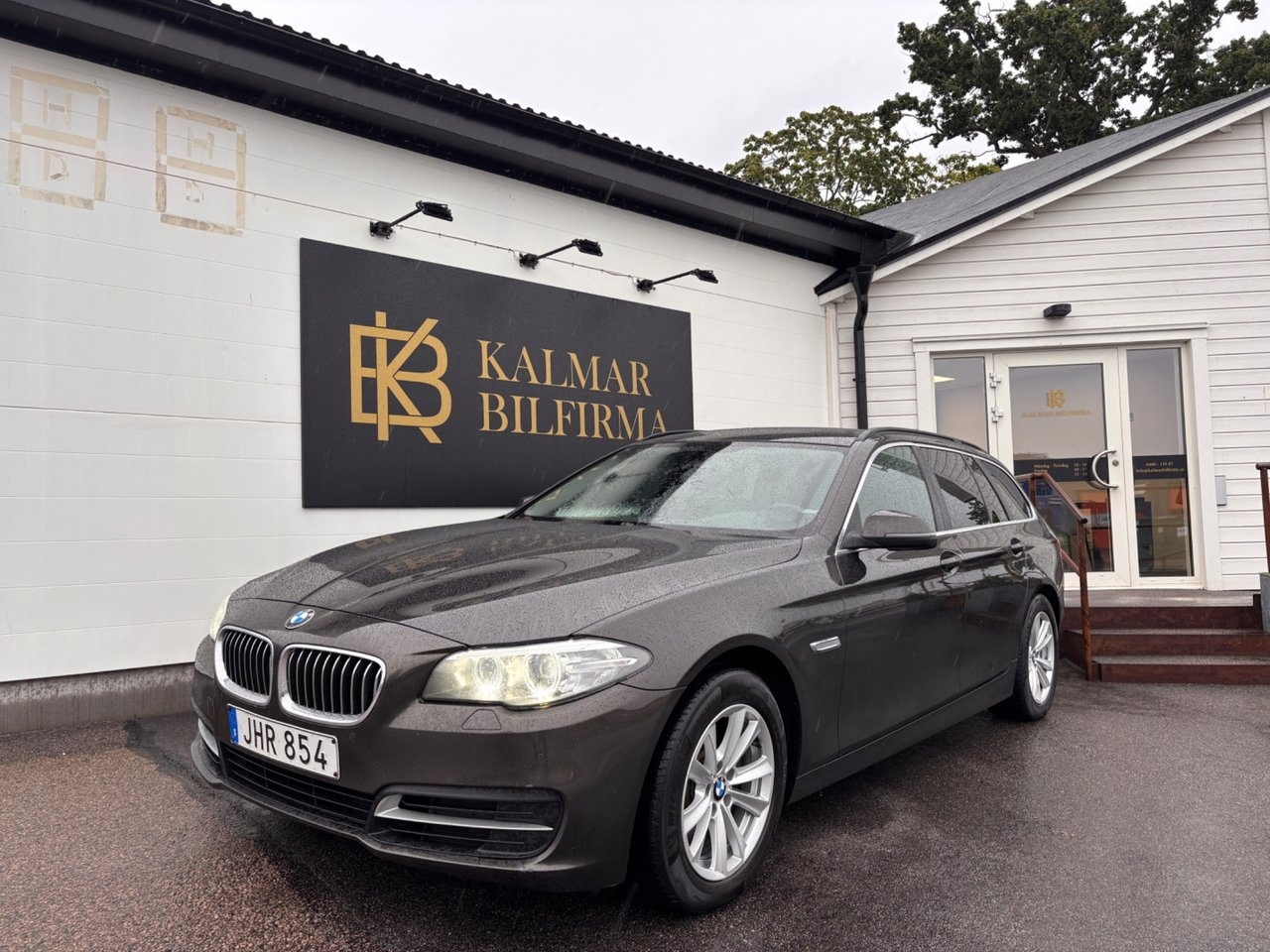 BMW 520 d xDrive Touring Steptronic 2015, kuva 2/10