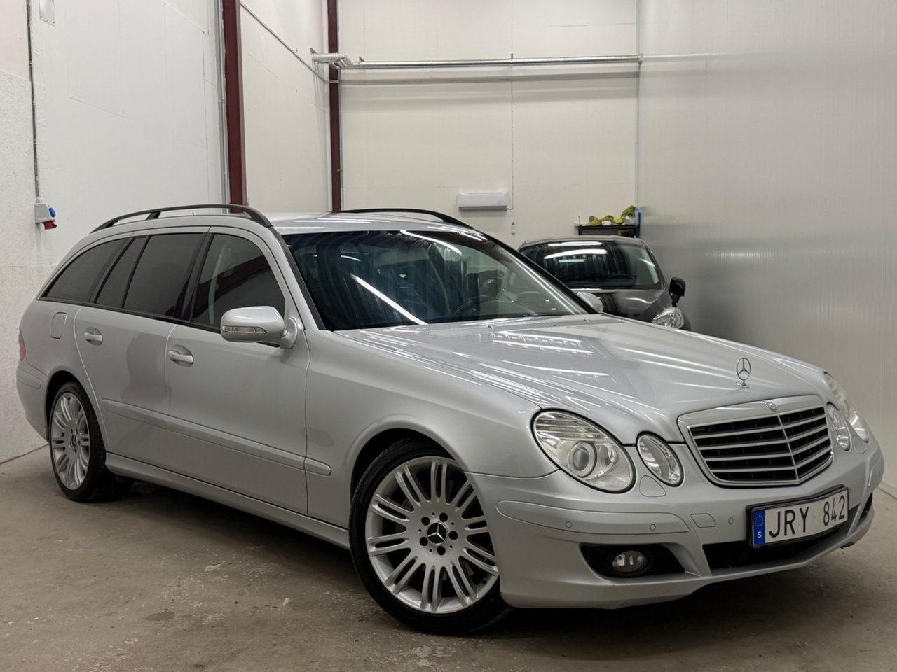 Mercedes-Benz E 220 T CDI 2009, bild 4/5
