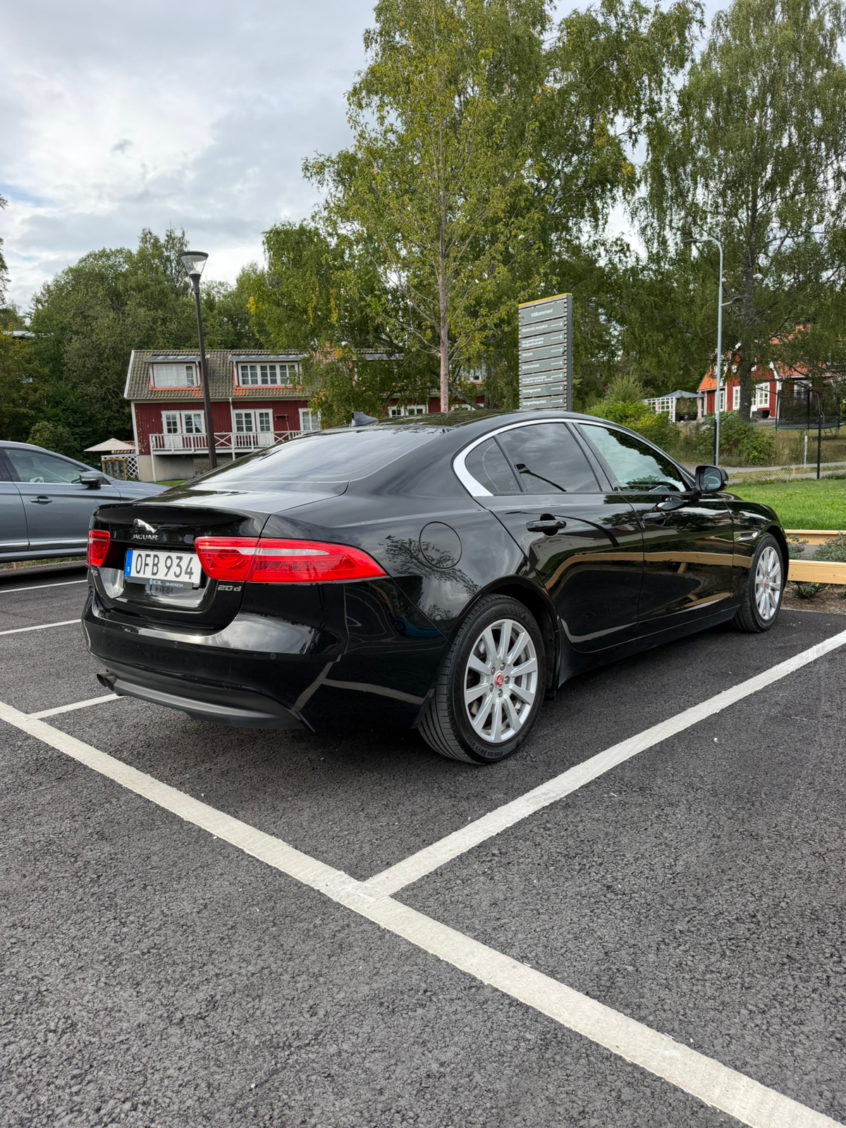 Jaguar XE 20d Automatisk 2016, bild 2/7