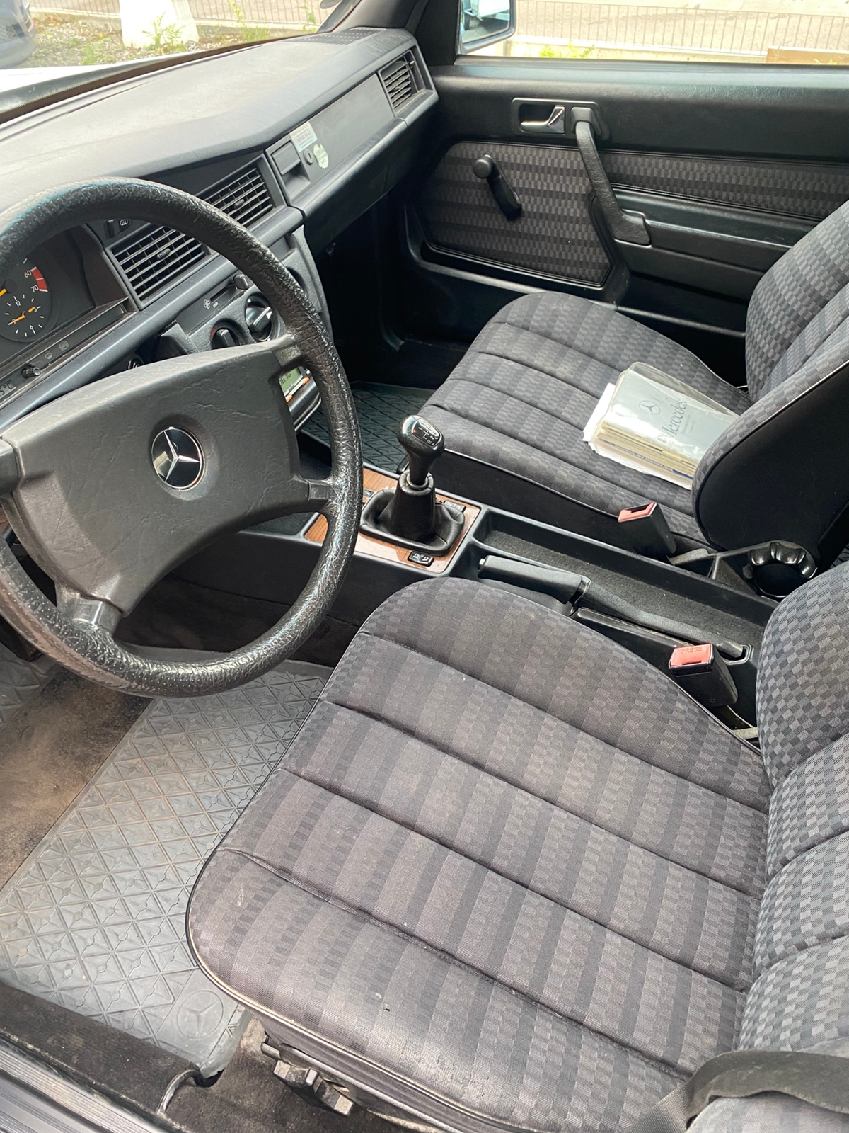 Mercedes-Benz 190 E Manuell 1990, bild 5/7