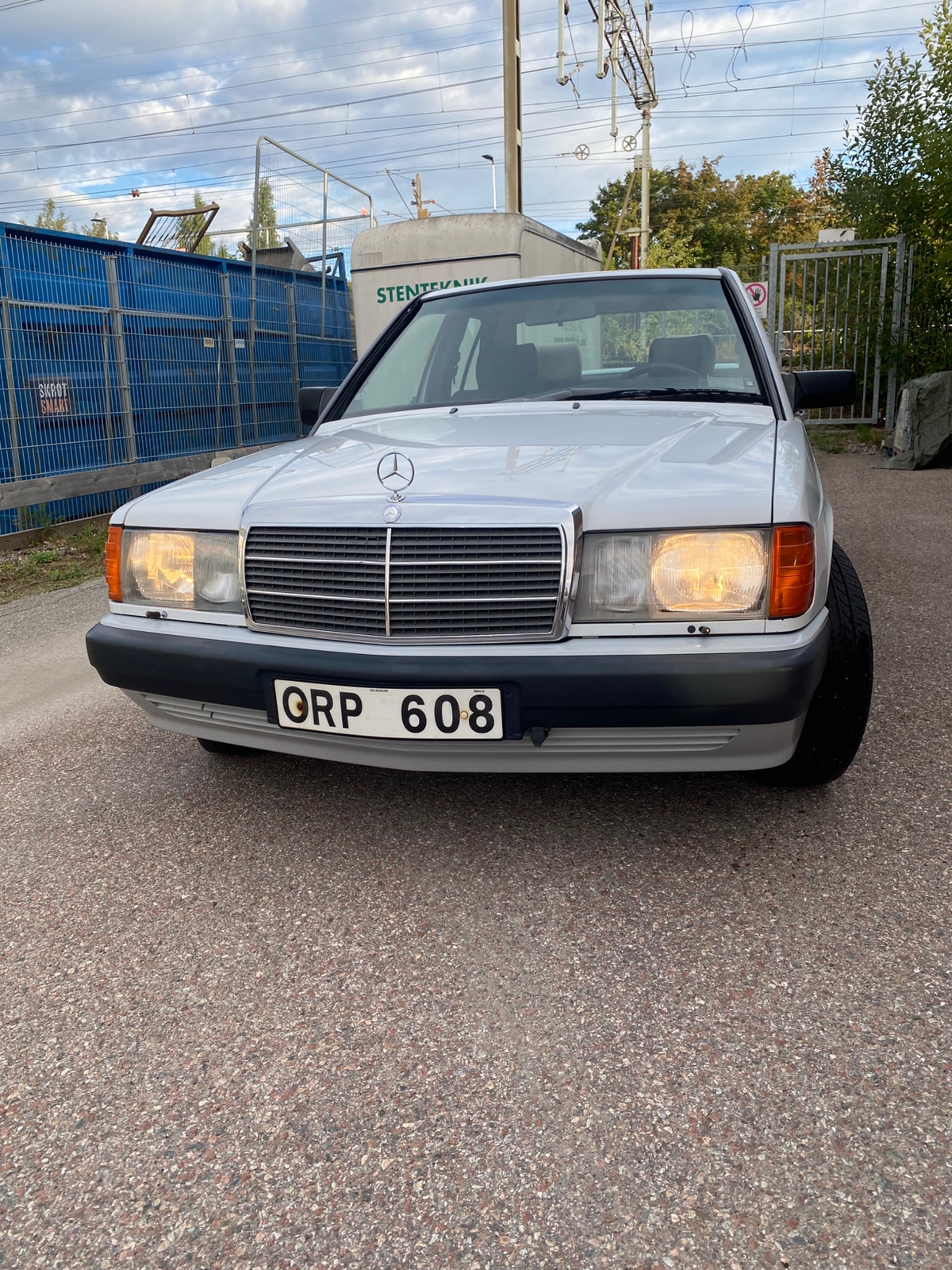 Mercedes-Benz 190