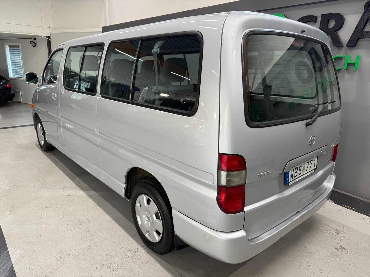 Toyota HiAce 2004, bild 3/10