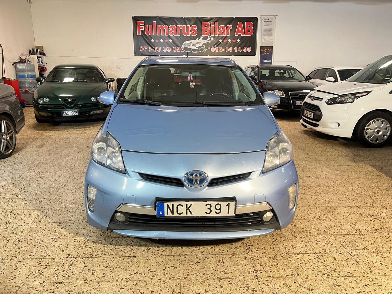 Toyota Prius Plug-in Hybrid 2012, photo 2/10