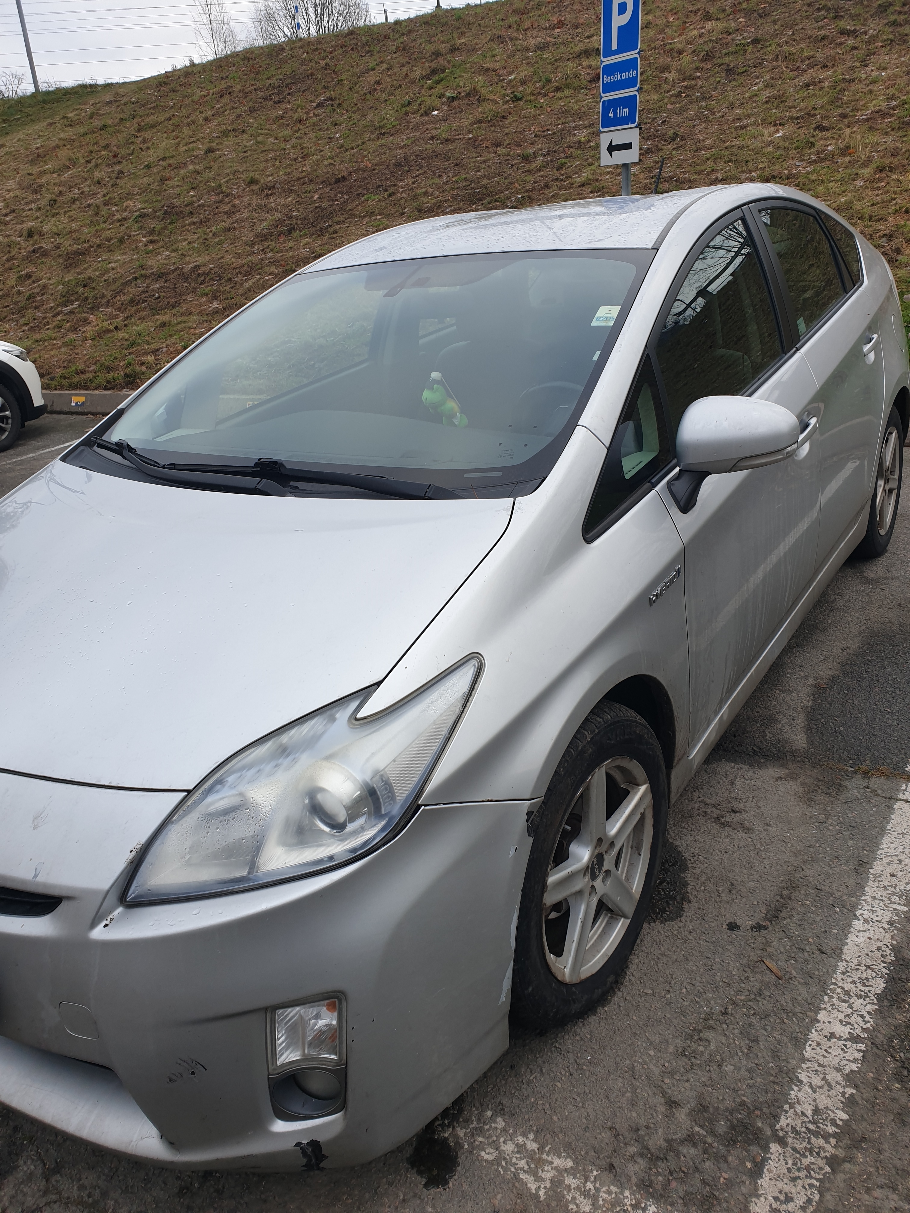 Toyota Prius Hybrid CVT 2012, kuva 4/4