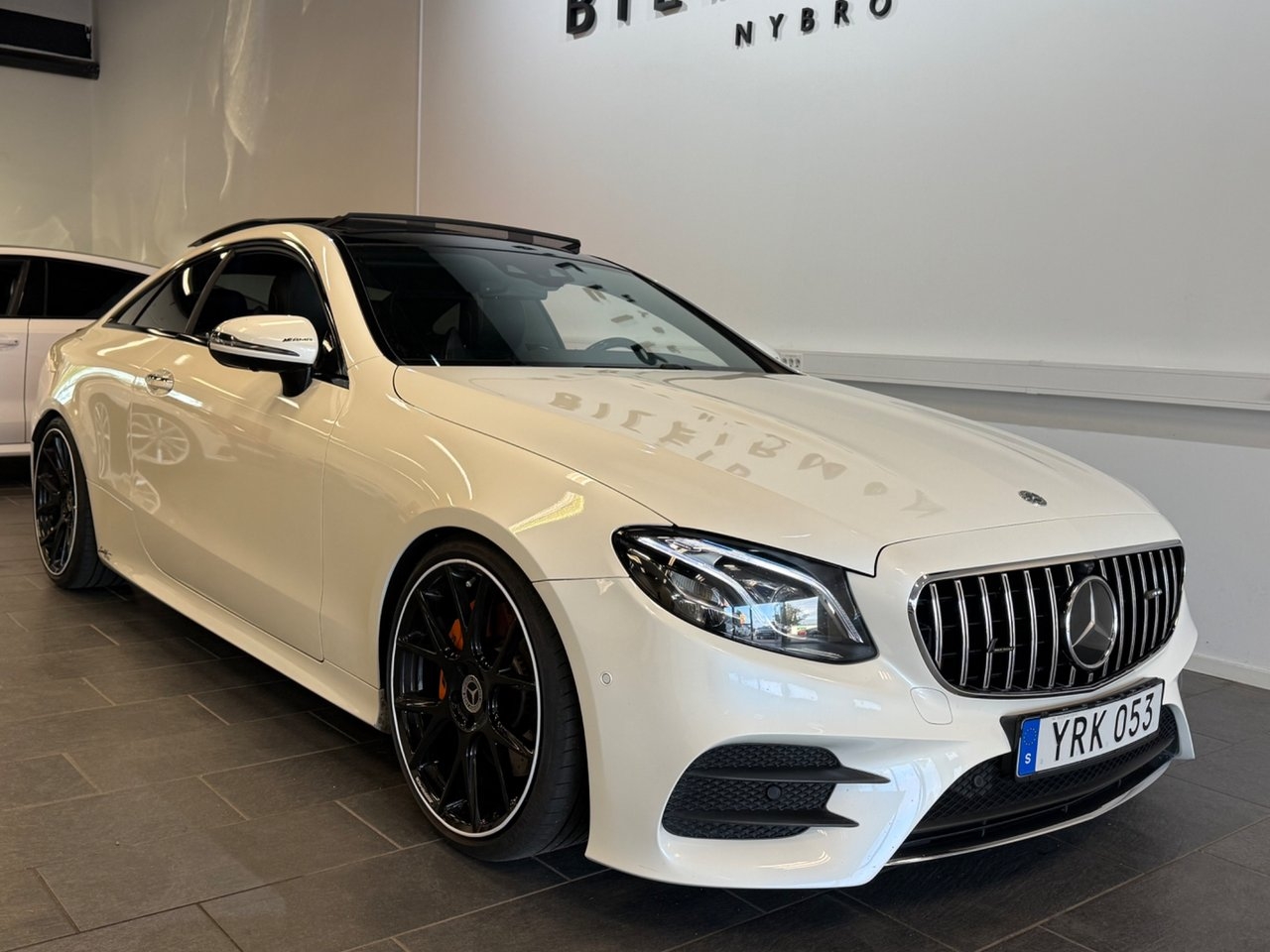 Mercedes-Benz E 300 Coupé 9G-Tronic AMG 2017, bild 2/10
