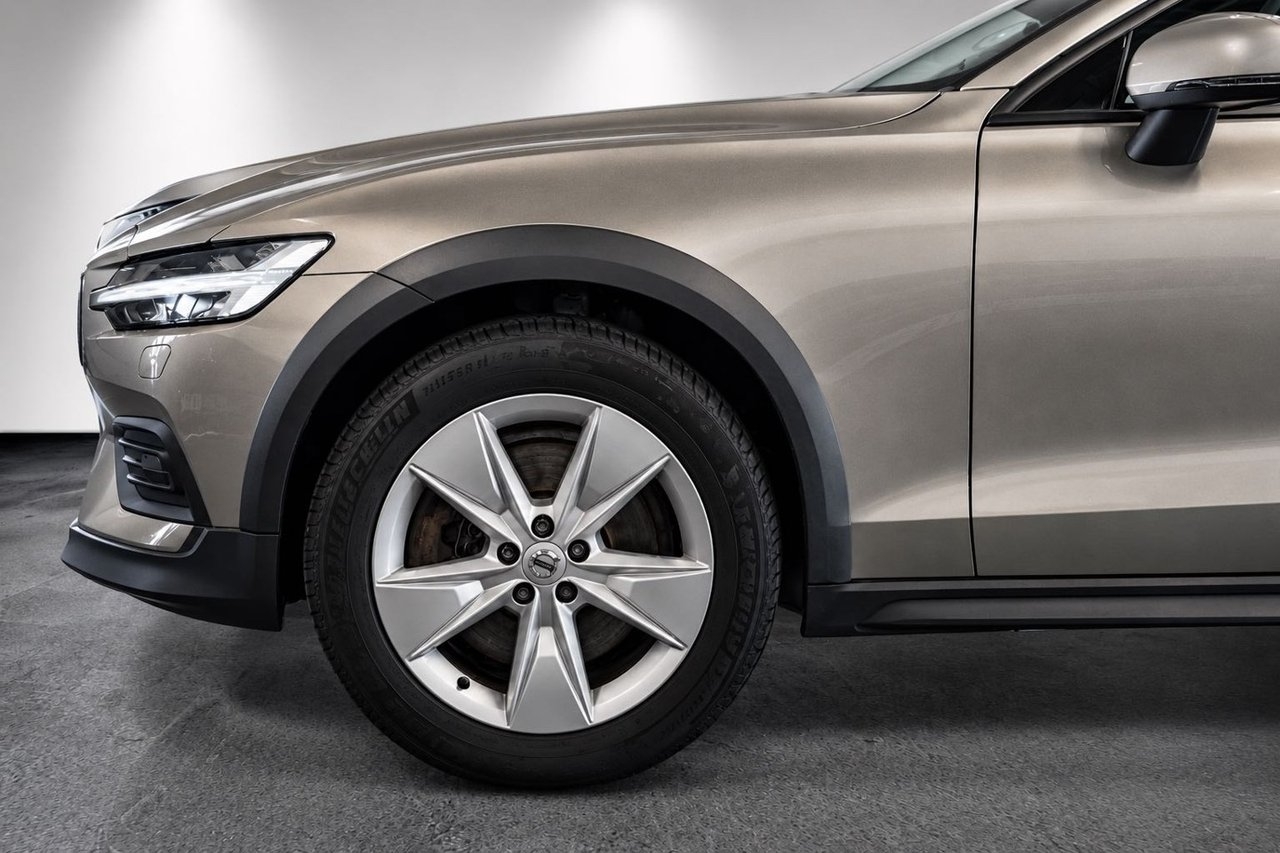 Volvo V60 Cross Country 2019, kuva 3/25