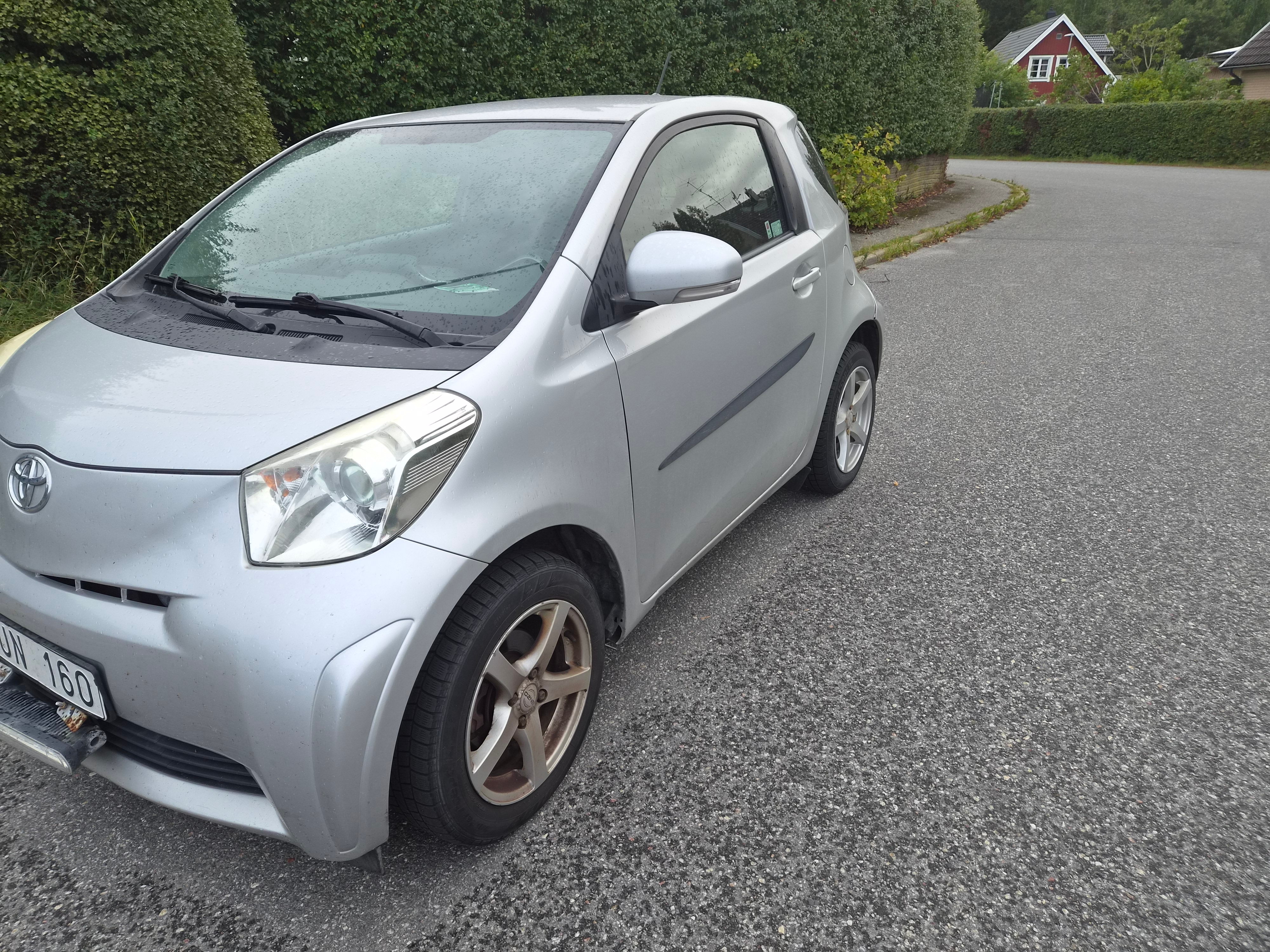 Toyota IQ 1.0 VVT-i Manuell 2009, bild 2/5