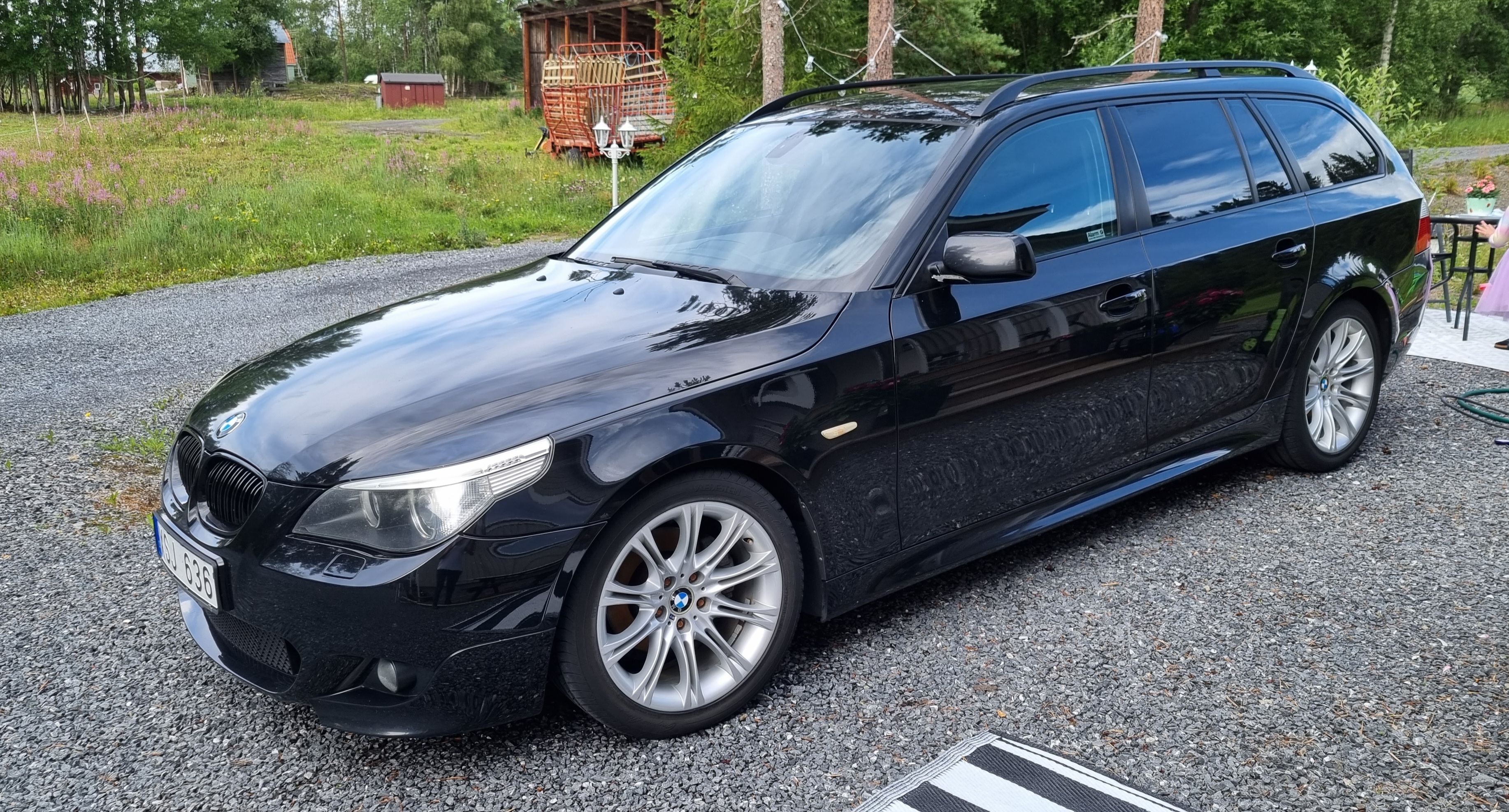 BMW 523