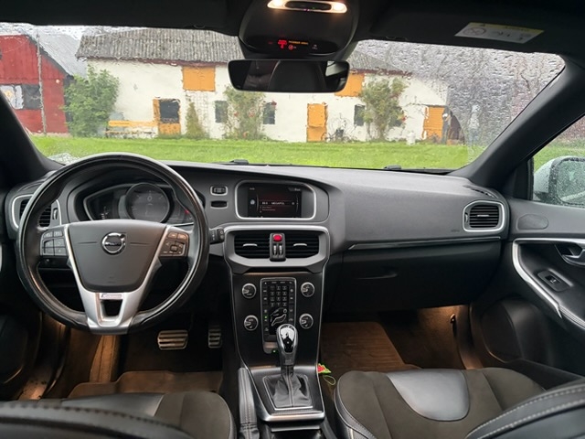 Volvo V40 D3 Geartronic 2019, bild 6/7