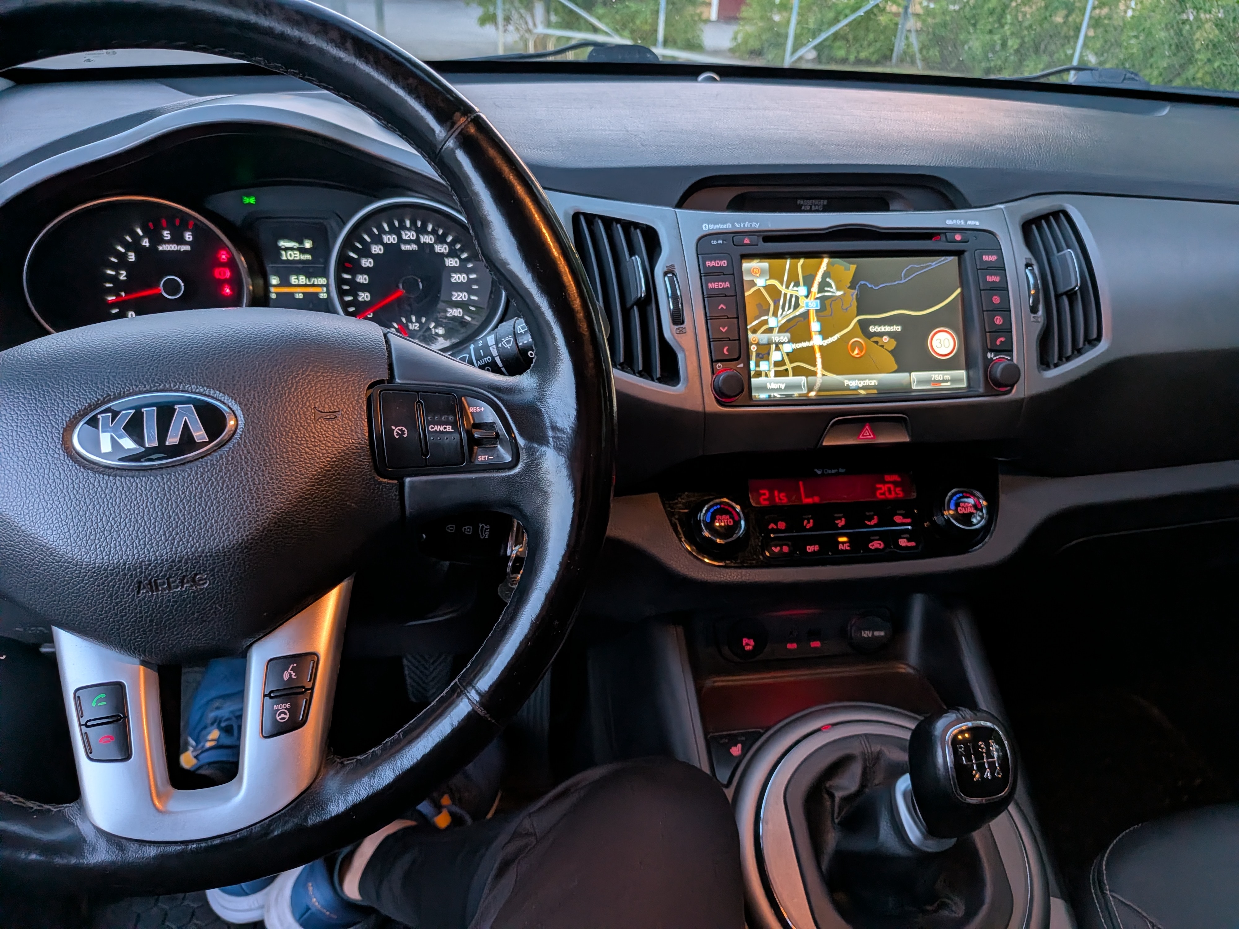 Kia Sportage 1.7 CRDi Manuell 2014, bild 7/9