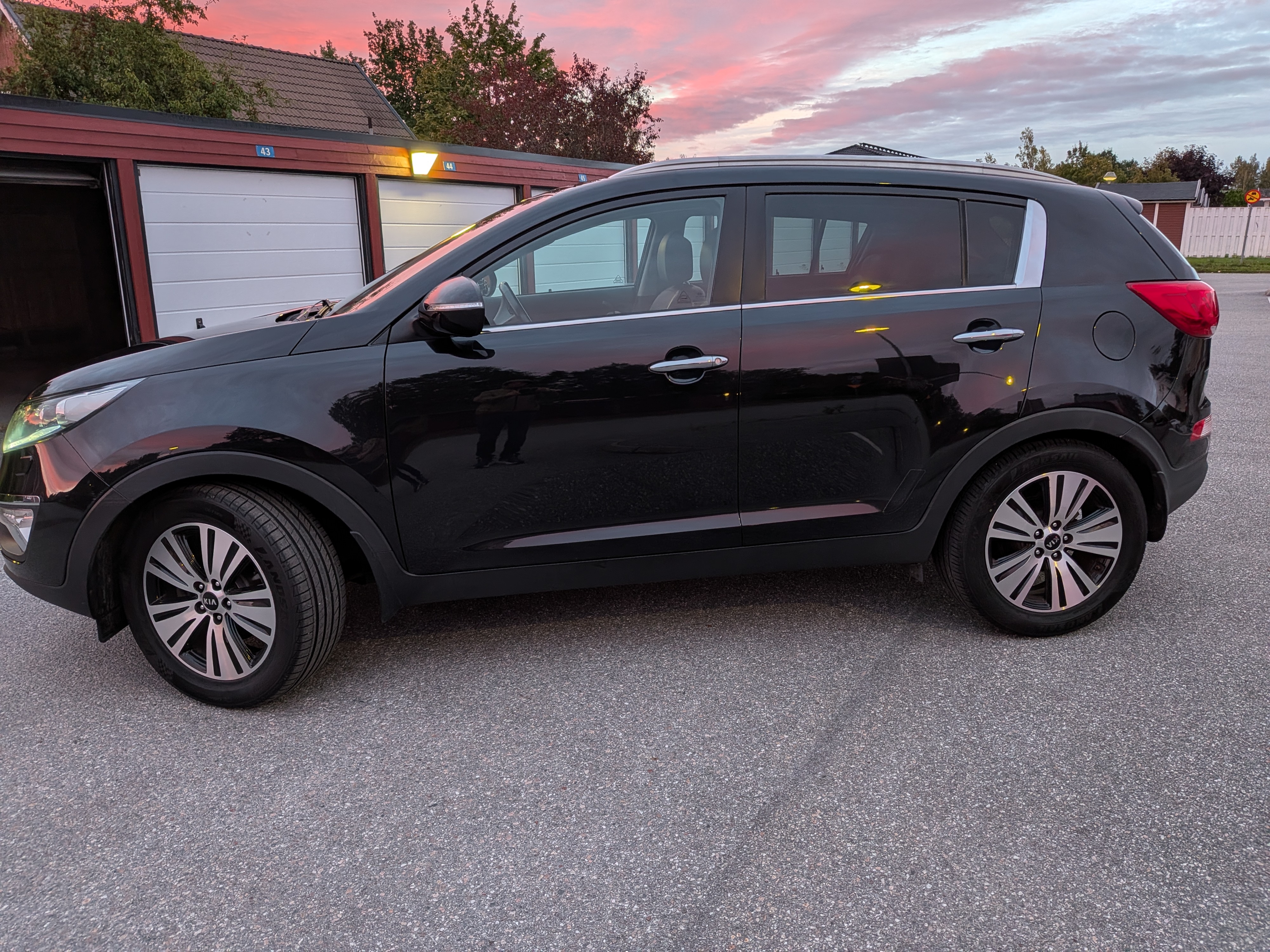 Kia Sportage 1.7 CRDi Manuell 2014, bild 2/9