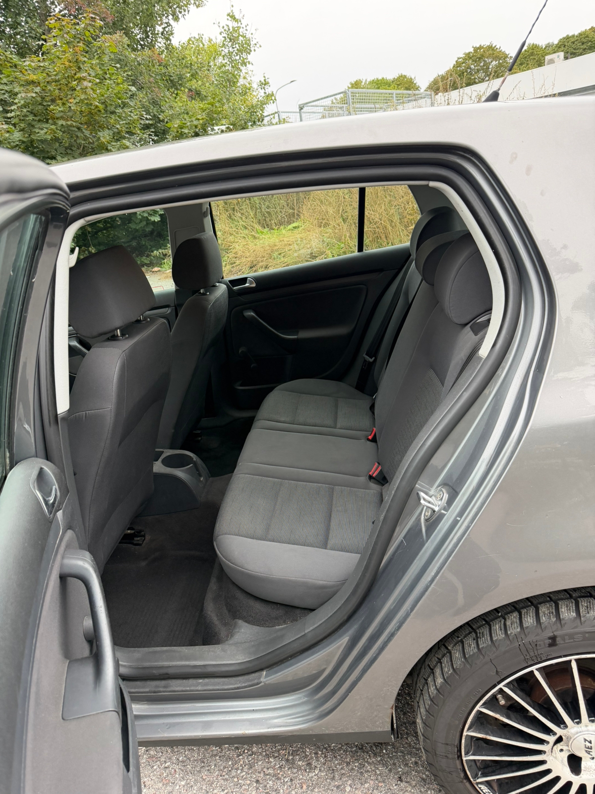 Volkswagen Golf V 5-dörrar 1.6 Manuell 2006, bild 6/7