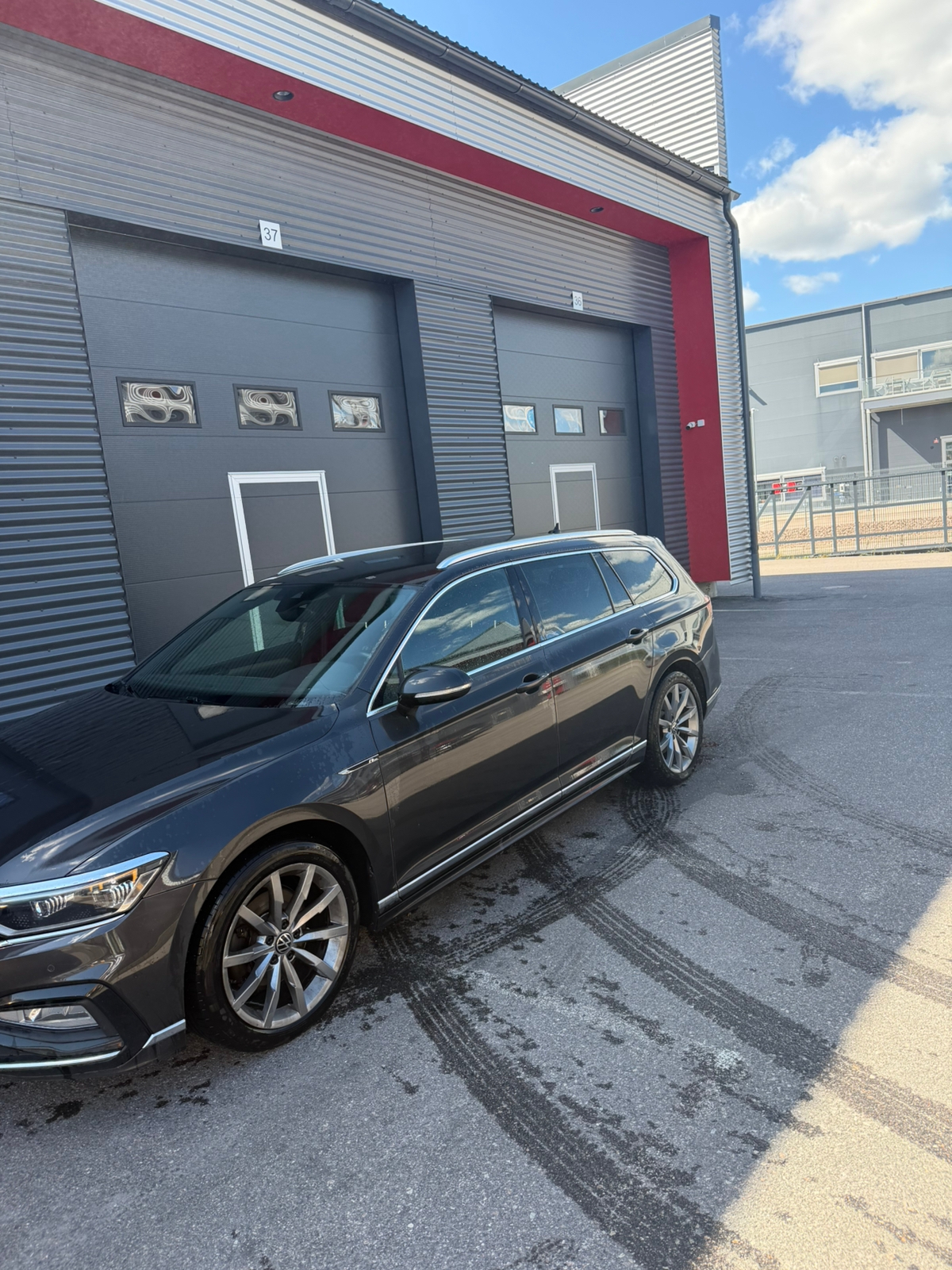 Volkswagen Passat 2021, bild 2/10