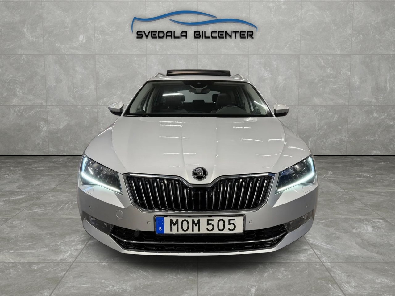 Skoda Superb Kombi 2.0 TDI 4x4 SCR 2016, bild 2/10