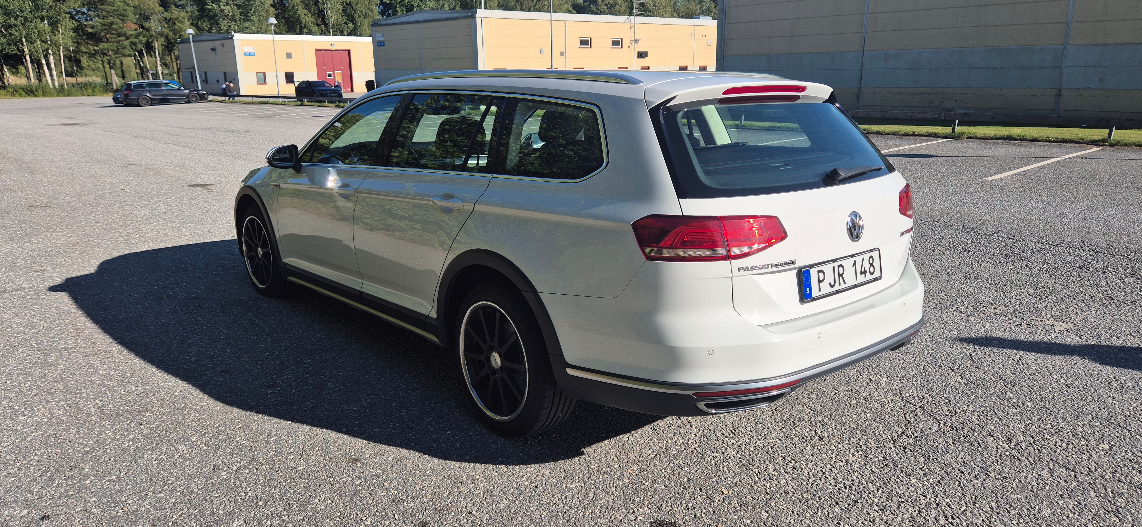 Volkswagen Passat 2017, bild 2/7