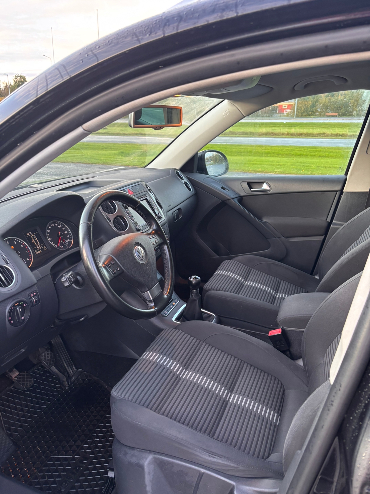 Volkswagen Tiguan 2010, kuva 5/8