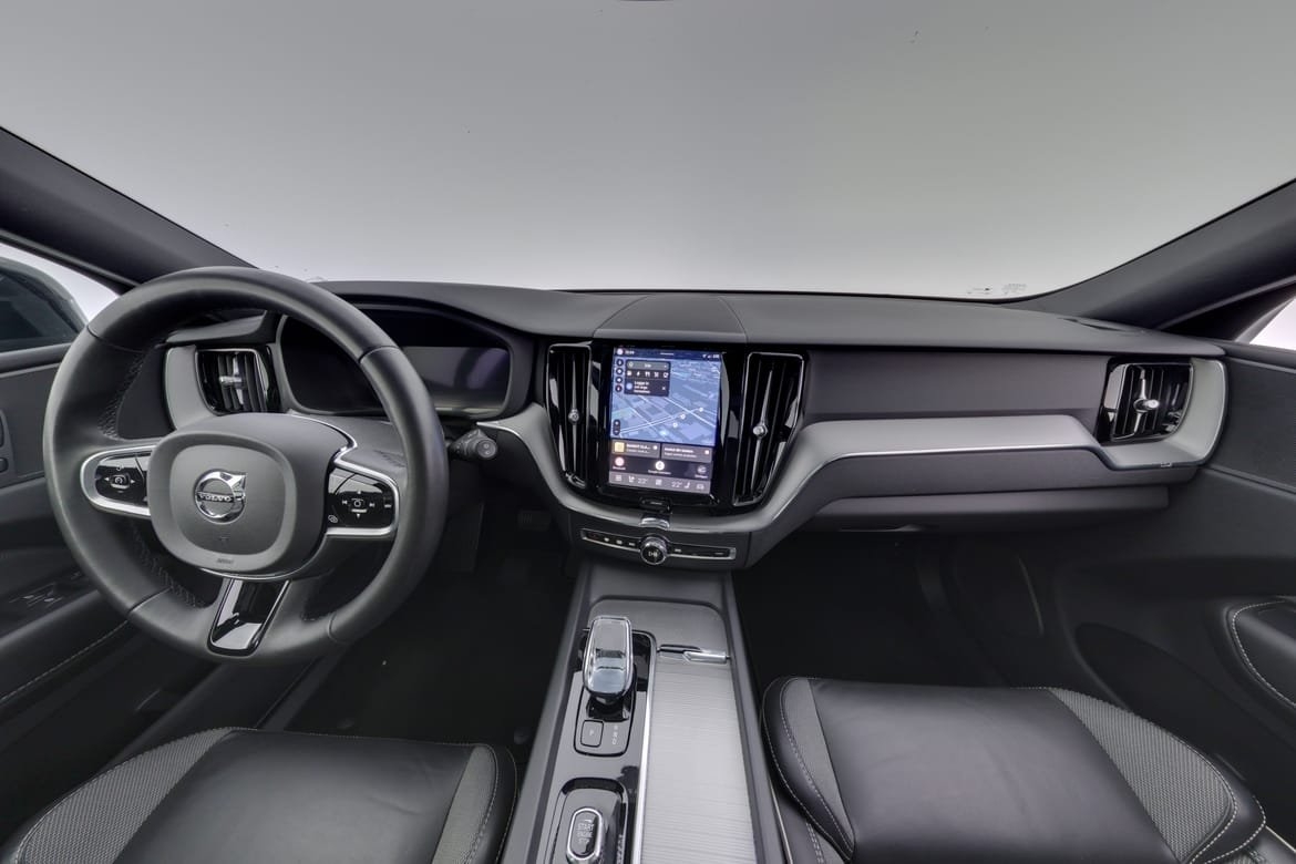 Volvo XC60 Recharge T6 Plus Dark Edition 2024, kuva 7/10