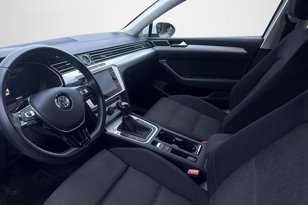 Volkswagen Passat 2018, photo 3/21