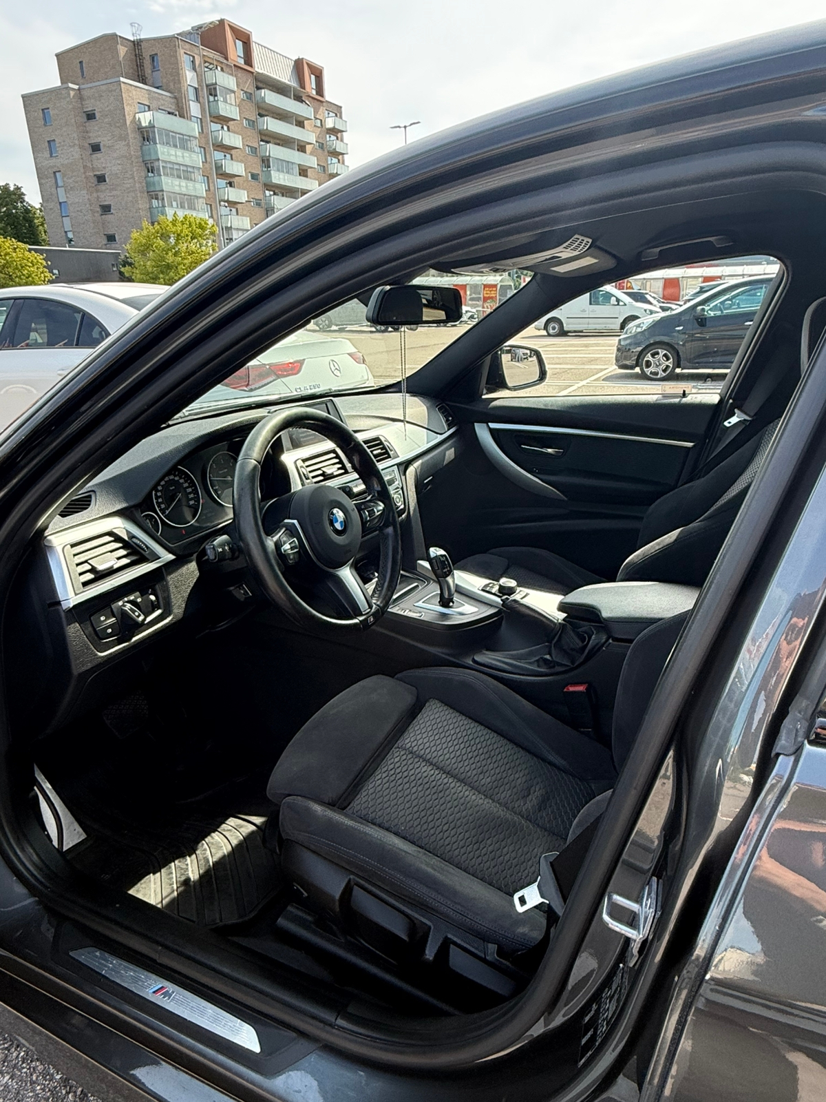 BMW 318 d Sedan Steptronic 2017, photo 6/14