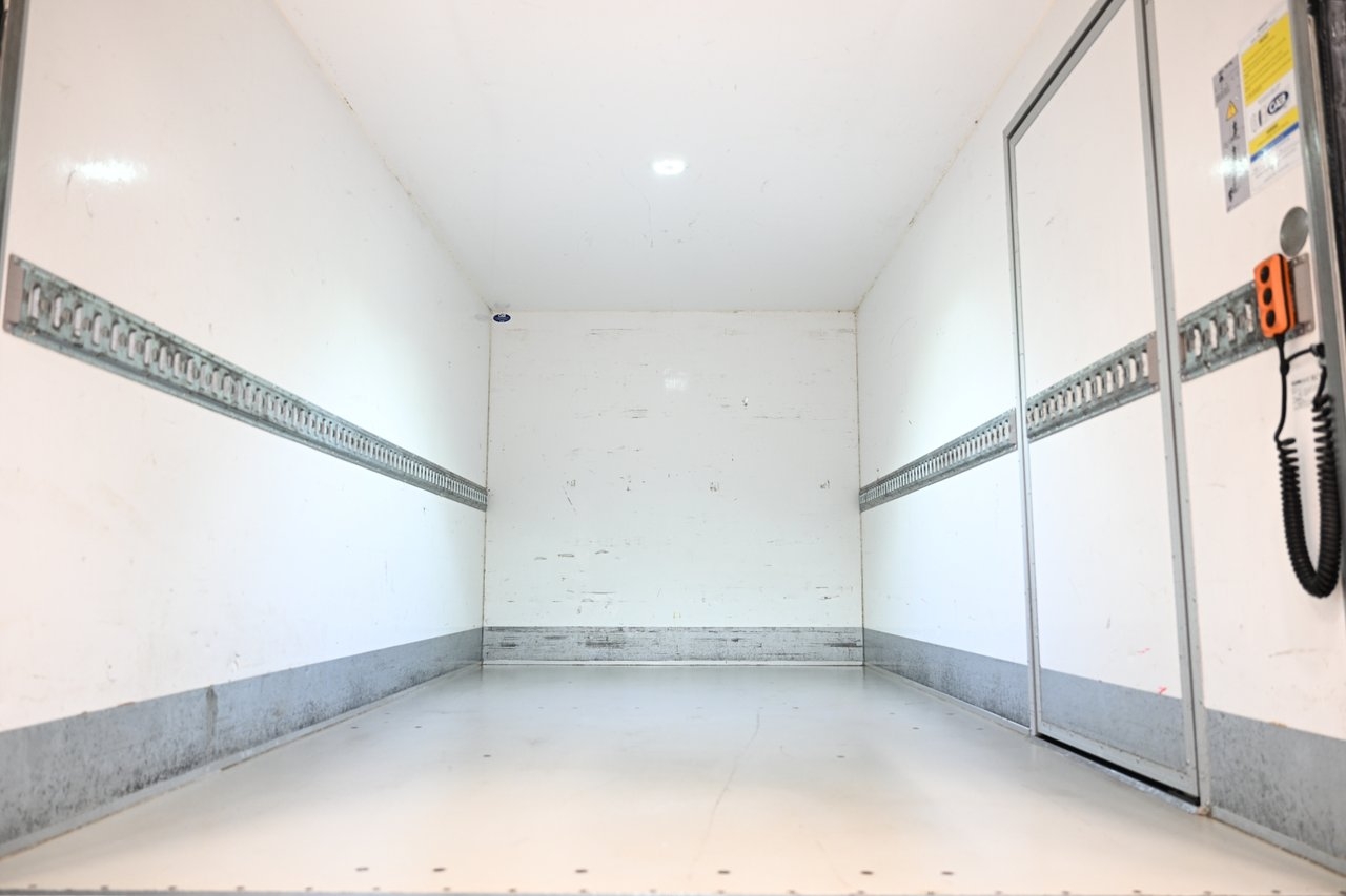 Iveco Daily 136HK Automat 2023, bild 7/10